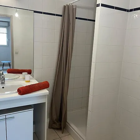 Apartment F2 Moderne, Proche Gare, Terrasse Et Parking Prive
